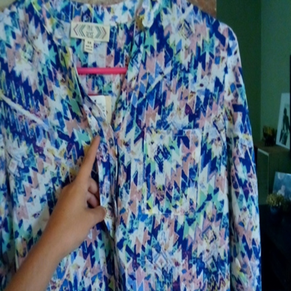 Colorful blouse - Picture 2 of 3
